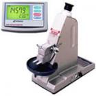 阿貝折射儀適用于衡量液體及固體樣本，例如玻璃片、塑料玻璃、塑料片與其它固態(tài)膠卷。
