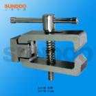 SJJ-08實(shí)驗(yàn)夾具 ,適用范圍：各種線纜、玻璃、皮革、各種電器元件等材料的拉力、破壞力、插撥力的測(cè)試。 最大負(fù)荷：500N
 
