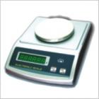 YP30002電子天平,具備多種計量單位轉(zhuǎn)換，記數(shù)功能及動物稱重功能。交直流兩用，便于攜帶和野外操作。可裝置RS232C 輸出接口。稱量范圍:0-3000g.可讀性:10mg.稱盤尺寸:ф130mm.電源:交直流電兩用
