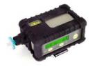  PGM-50Q(LEL/O2/H2S/CO/數(shù)據(jù)采集) QRAE/密閉空間檢測(cè)儀 是專用的密閉空間入口檢測(cè)儀，具有內(nèi)置采樣泵。它具有耐用，可充電的標(biāo)準(zhǔn)鋰電池，能夠持續(xù)12小時(shí)檢測(cè)易燃?xì)怏w、氧氣、硫化氫和一氧化碳。