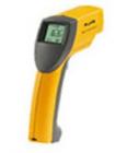  FLUKE63紅外線測溫儀， 測量溫度為-32～535℃(-25至999°F)，D:S=12:1標準焦距，光譜響應8μm至14μm ，重復性:±0.5或≤1℃。顯示分辨率:0.1℃。精度：±1% 或±1℃

 
