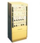 SB861型精密交直流電源 由YS106B型單相程控工頻功率電源，YJ85型高穩(wěn)定度直流穩(wěn)壓源，YJ86型高穩(wěn)定度直流穩(wěn)流源和機(jī)柜組成組合抽屜式。