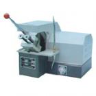 QG-1型金相試樣切割機(jī)是金相試樣的首道工序,采用高速旋轉(zhuǎn)的薄片增強(qiáng)砂輪來(lái)截取試樣，為不使在切割中燒傷試樣的組織，本機(jī)裝有冷卻系統(tǒng)。 最大切割截面：35×35mm.砂輪片規(guī)格：250×2×32mm.轉(zhuǎn)速：2800r/min.電動(dòng)機(jī)：Y802L-2 1.2kW 380V 50Hz

 
