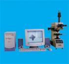 HVT-1000型圖像處理顯微維氏硬度計 是一種機、光、電、算一體化的高新技術(shù)產(chǎn)品，特別適合金屬薄小試件、脆性材料的顯微硬度檢測?！y量范圍：5-2000HV，　測量系統(tǒng)放大倍數(shù)：500倍，125倍 測量精度：+(-)0.2微米


　　
  