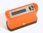 Elcometer 407 統(tǒng)計(jì)型光澤度儀有20°，60°和85°三種角度測量。使用內(nèi)置式記憶儲(chǔ)存讀數(shù).通過向被測物體發(fā)射一定角度的持續(xù)光線束，監(jiān)測反射的光線來測量光澤度。不同的表面需要不同的反射角度. 

