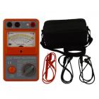 ●每種機(jī)型有三種額定電壓。

●絕緣阻值采用對數(shù)分度線，均勻清晰，讀數(shù)方便。

●線性交流電壓表刻度提供300V或600V的量程。

●強(qiáng)帶載能力，輸出短路電流大于1mA。。

●防塵防潮結(jié)構(gòu)，適于戶外操作。

●體積小，重量輕，操作簡捷，攜帶方便。

●電池供電，低功耗。

●電池容量檢查功能。

●線性交流電壓表刻度提供300V或600V的量程。
