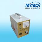 詳細(xì)信息
CJX－A角焊縫磁粉探傷儀是我廠吸收國(guó)內(nèi)外同類(lèi)產(chǎn)品的優(yōu)點(diǎn)自行設(shè)計(jì)生產(chǎn)的。儀器具有體積小、重量輕、用途廣、便攜帶、操作方便等優(yōu)點(diǎn)。電路采用無(wú)觸點(diǎn)可控元件和集成電路，安全電壓輸出。利用外加磁場(chǎng)磁化法對(duì)各種平焊縫、角焊縫、機(jī)械零配件的分段探傷檢查。應(yīng)用于壓力容器、管道、球罐、大型鋼結(jié)構(gòu)及機(jī)械制造等行業(yè)，特別適用于野外、流動(dòng)探傷檢查使用。通用主機(jī)可選配A、D、0三種探頭。
