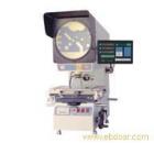 特點

±    采用投影筒升降調焦，荷重可達50千克，適宜重型工件?？蛇xZ系列正像型，影像與工件同向，正立直觀。
±    光學系統(tǒng)質量優(yōu)良，物鏡成像清晰，放大倍率準確，在透射光照明下，輪廓測量誤差小于0.08%。
±    投影屏旋轉機構裝有角位移光電傳感器，顯示分辨率達1′或0.01°可作任意角度的快速測量，誤差在5′之內。
±    數(shù)字顯示系統(tǒng)具有多種顯示功能，可進行公/英制轉換；相對/絕對坐標轉換；角度的60進制與100進制轉換以及坐標值的二等分。

